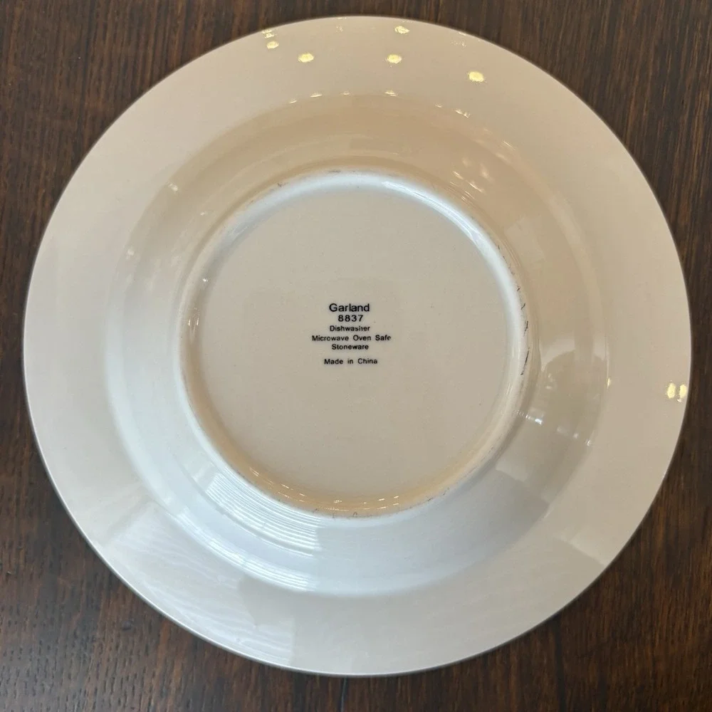 Sango GARLAND 8837 Embossed Scrolls Leaf Soup Bowl White Stoneware